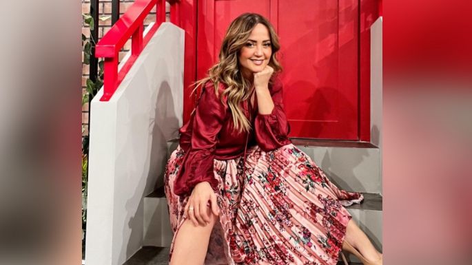 Andrea Legarreta deslumbra a todo Televisa al lucirse en hermoso vestido desde 'Hoy'