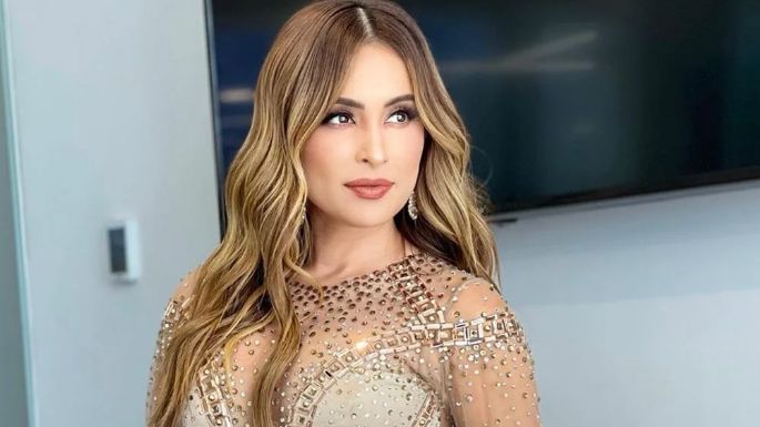 Cynthia Rodríguez demuestra cómo lucir espectacular con distinguido look verde