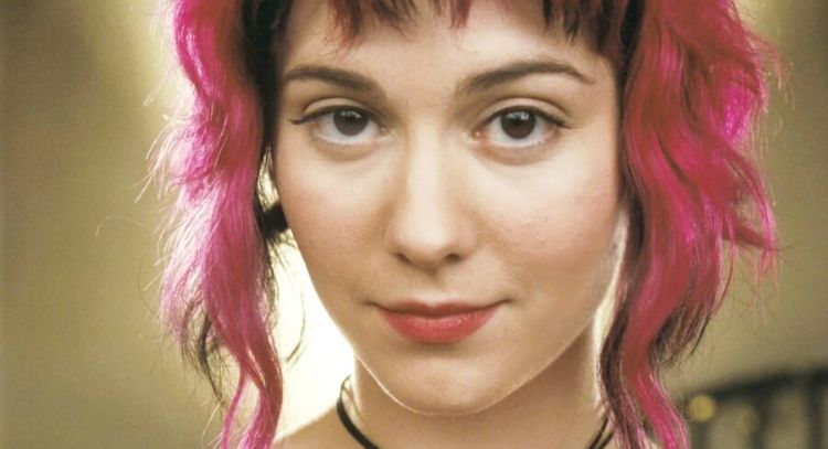 Mary Elizabeth Winstead se une a su esposo Ewan McGregor en la serie 'Un caballero en Moscú'