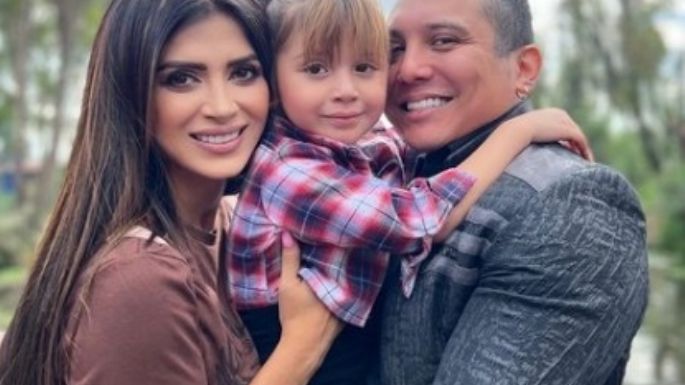 Edwin Luna le reprocha a Kimberly Flores el haberle enseñado groserías a su hija