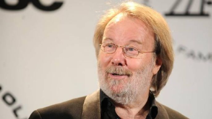 Mira a Benny Andersson de ABBA hacer un sorprendente cover de 'Learn to Fly' de Foo Fighters