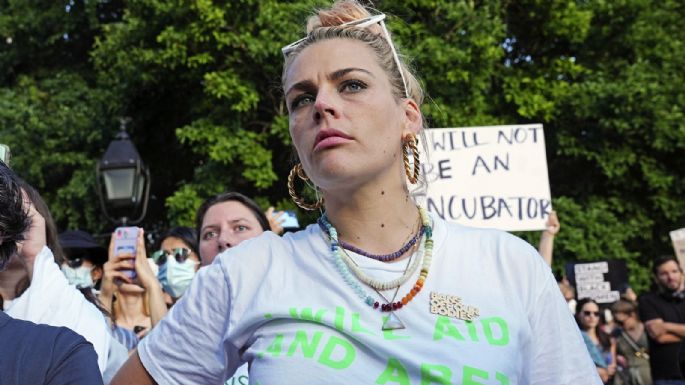 Actriz de '¿...Y dónde están las rubias?' es arrestada en plena protesta en E.U. por esta razón