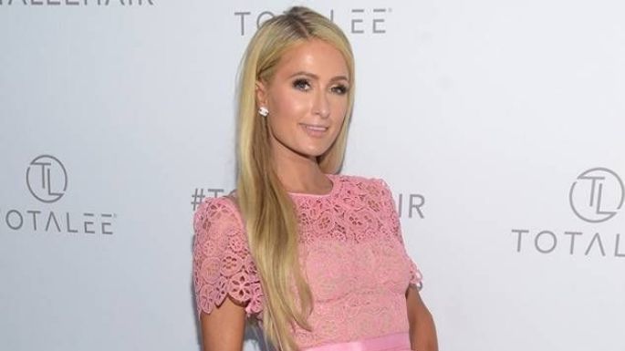 Paris Hilton enamora con este look de Barbie en donde todo es rosa