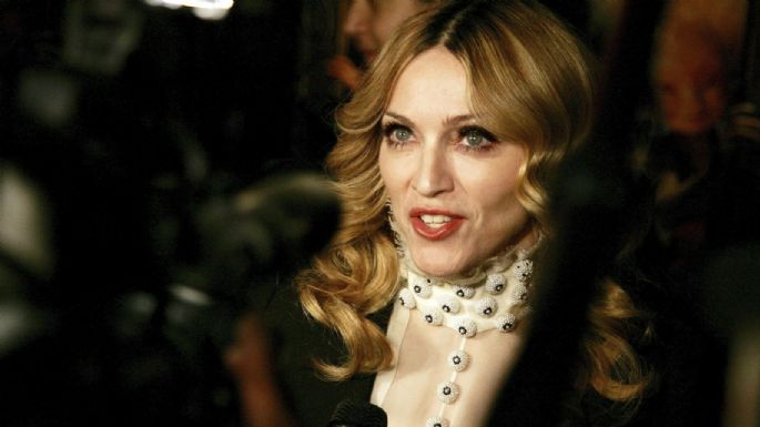 Madonna luce tremenda con un vestido de encaje que deja ver su ropa interior