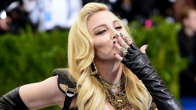 Madonna recuerda cuando casi fue arrestada por simular esta "obscenidad" en el escenario