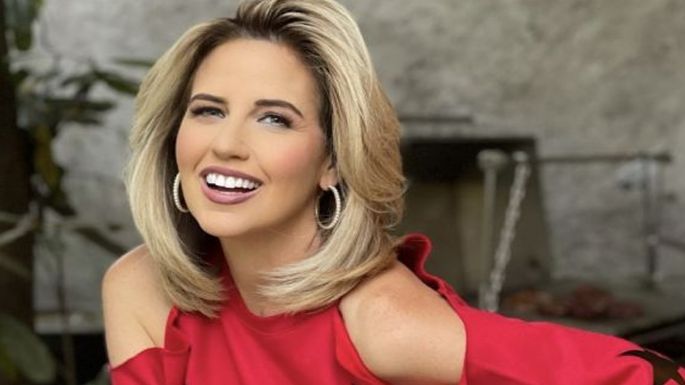 Fuego en Televisa: Raquel Bigorra llega a 'Hoy' y derrocha belleza con ceñido vestido morado