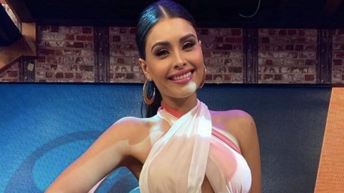 Kristal Silva posa con ceñido vestido verde desde 'VLA' y enamora todo TV Azteca