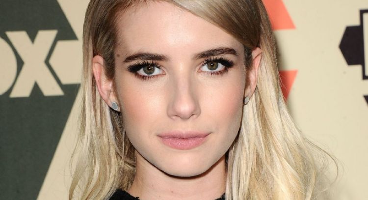 Emma Roberts anuncia que trabajará con Richard Gere para completar el círculo familiar