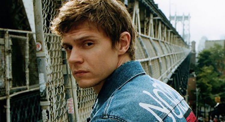 Esta es la perturbadora escena de 'AHS' de la que Evan Peters se arrepiente