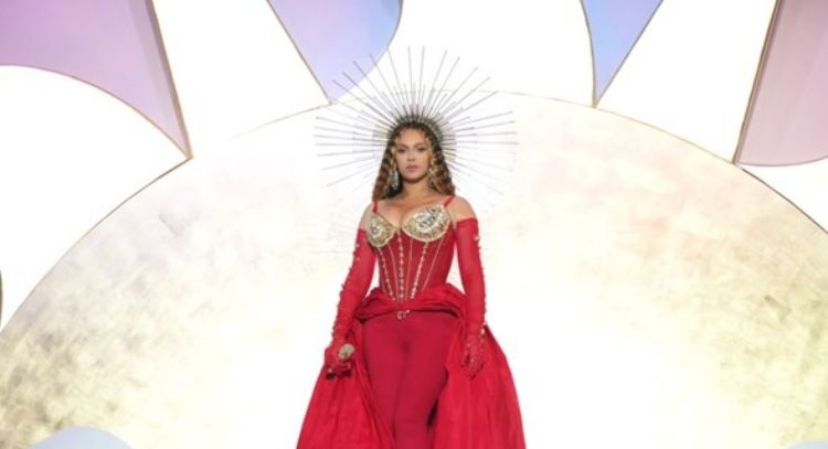 Beyoncé se presenta en Dubai y se convierte en su primer concierto completo en cuatro años