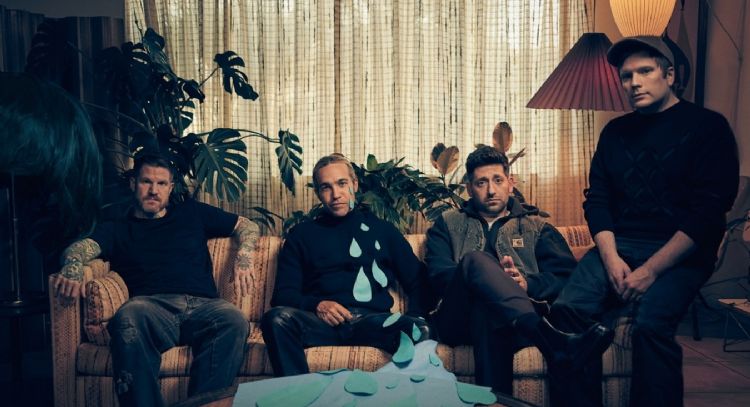 Fall out Boy canta sobre el dolor en el nuevo sencillo 'Heartbreak Feels So Good'; escúchalo aquí