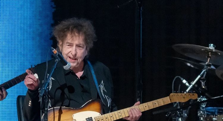 Bob Dylan sorprende a los fans cantanto temas de John Mellencamp y Dwight Yoakam en su gira