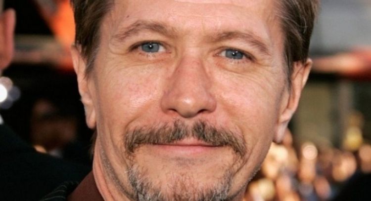 Gary Oldman reflexiona sobre sus actuaciones pasadas, incluyendo Sirius Black en 'Harry Potter'