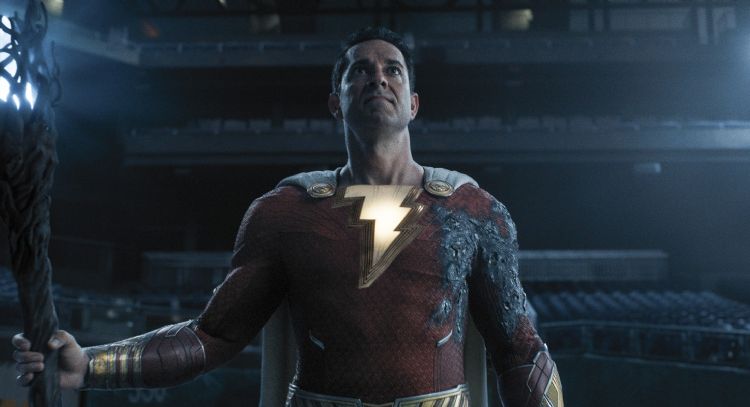 James Gunn revela si Zachary Levi continuará en 'Shazam' tras tweets presuntamente antivacunas