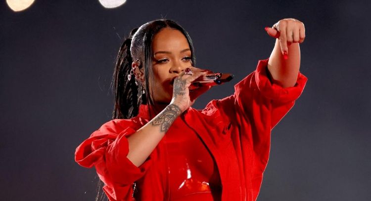 Rihanna habla sobre nueva música después del Super Bowl