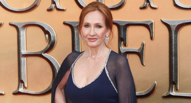 Actriz de 'Harry Potter' sale en defensa de J.K. Rowling tras las acusaciones de ser transfóbica