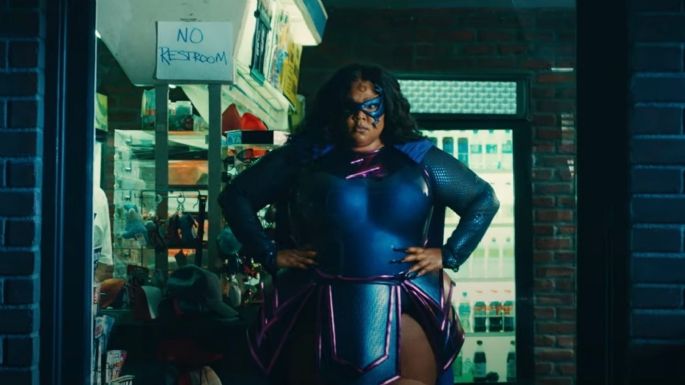 Lizzo se convierte en una superheroína para el nuevo videoclip de su canción 'Special'; míralo aquí