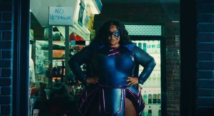 Lizzo se convierte en una superheroína para el nuevo videoclip de su canción 'Special'; míralo aquí