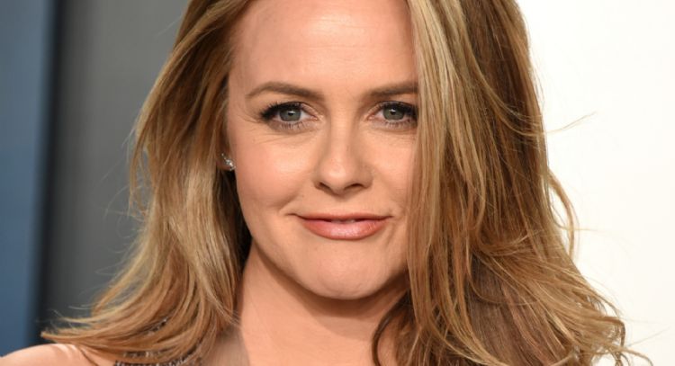 Alicia Silverstone se viste de su personaje de Clueless para comercial de Super Bowl