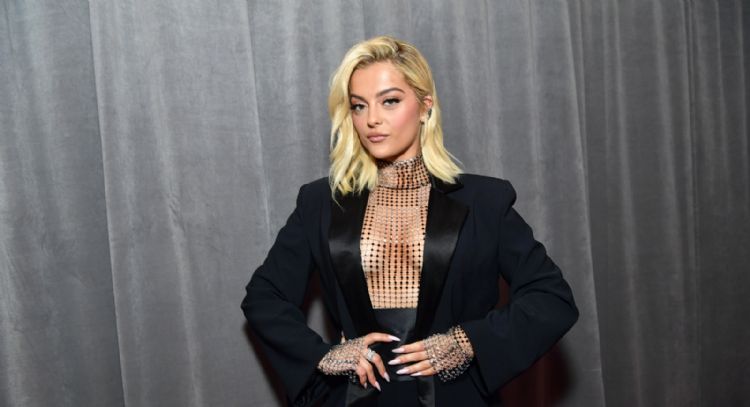 Bebe Rexha lanza su nuevo videoclip de 'Heart Wants What It Wants' donde recuerda los años 70's