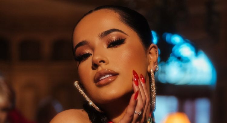 Becky G incursiona en el mambo y el merengue para el nuevo video de su sencillo 'Arranca'
