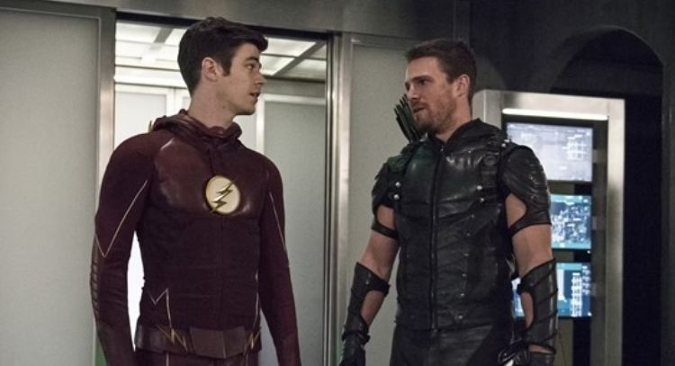 'The Flash': Stephen Amell insinúa que Oliver Queen tendrá un emotivo regreso para la temporada 9