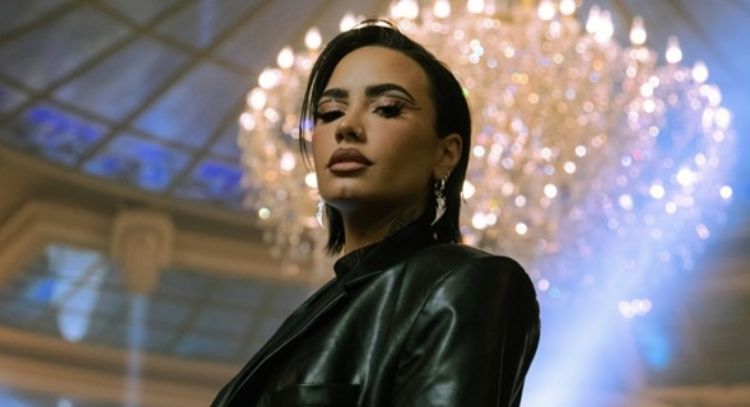 Demi Lovato lucha contra Ghostface en el videoclip oficial de 'Scream 6' con el tema 'Still Alive'