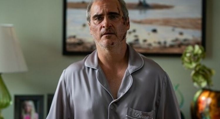 Joaquín Phoenix advierte a sus fans que no deben ver 'Bau is Afraid' después de consumir hongos