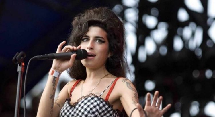 Anuncian libro biográfico sobre Amy Winehouse que expondrá sus diarios personales, fotos y más