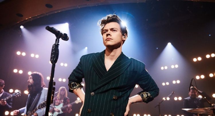 Harry Styles estrenará nuevo álbum en marzo después de cuatro años de su último disco