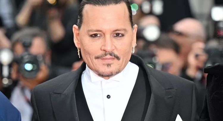 Johnny Depp rompe en llanto durante una ovación de pie en una proyección en el Festival de Cannes