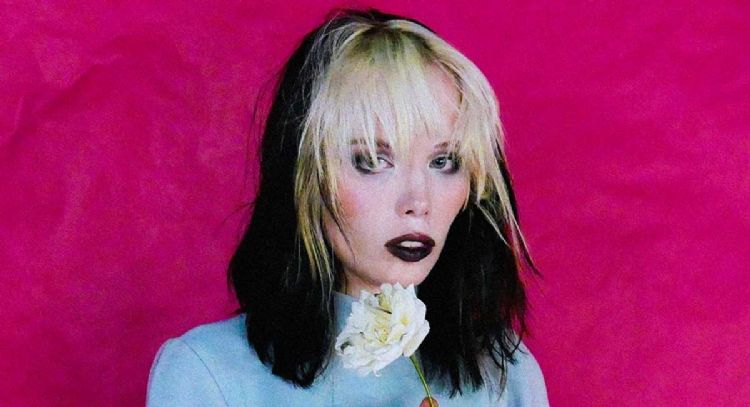 Alice Glass, exvocalista de Crystal Castles, lanzará un cover del clásico de Aqua, 'Barbie girl'