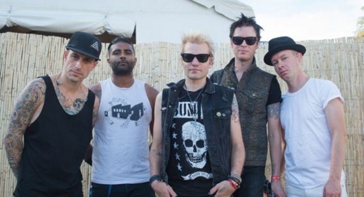 Sum 41 anuncian que se separarán después de su próximo álbum y gira tras 27 años tocando juntos