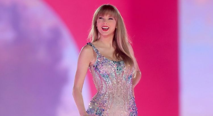 Taylor Swift al fin lanza el esperado álbum 'Speak Now (Taylor's Version)' donde viaja al pasado