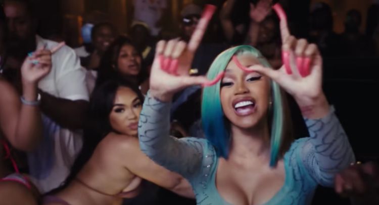 VIDEO: Cardi B baila junto a la rapero FendiDaRappa en su colaboración en el tema 'Point Me 2'