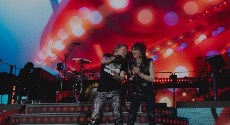 Chrissie Hynde de The Pretenders se une a Guns N' Roses en un épico momento musical en Boston