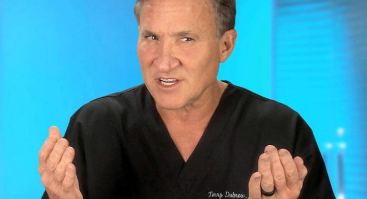 Dr. Terry Dubrow, del programa 'Botched', escapa de potencial derrame cerebral gracias a su esposa