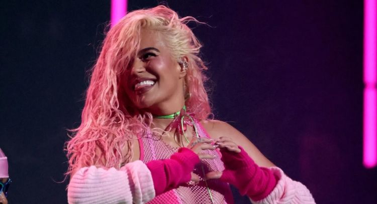 Karol G lleva su espectáculo a los MTV Video Music Awards 2023 y gana un premio con Shakira