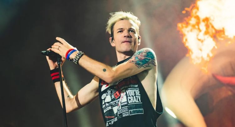 Deryck Whibley de Sum 41 se recupera tras hospitalización por neumonía e insuficiencia cardíaca