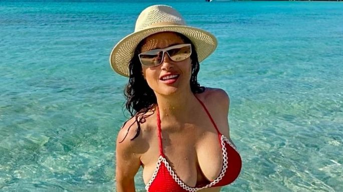 FOTOS: Salma Hayek celebra su cumpleaños 57 luciendo su espectacular figura en la playa