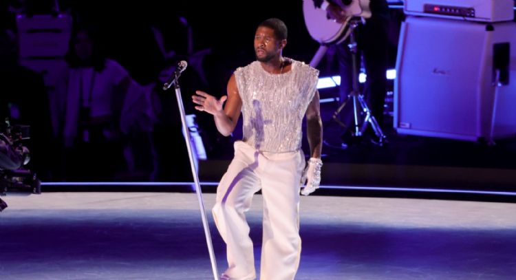 Super Bowl LVIII: Usher deslumbra en un Show de Medio Tiempo; estos son los mejores momentos