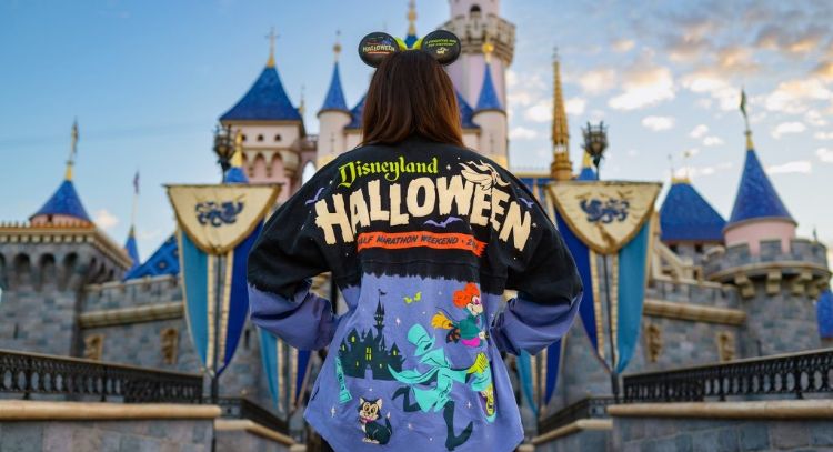 Fallece famoso tiktoker tras correr medio maratón de Halloween en Disneyland